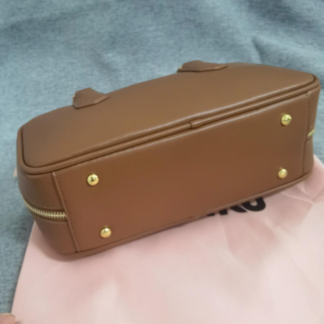実物写真MIU MIUショルダーバッグ茶色 新品