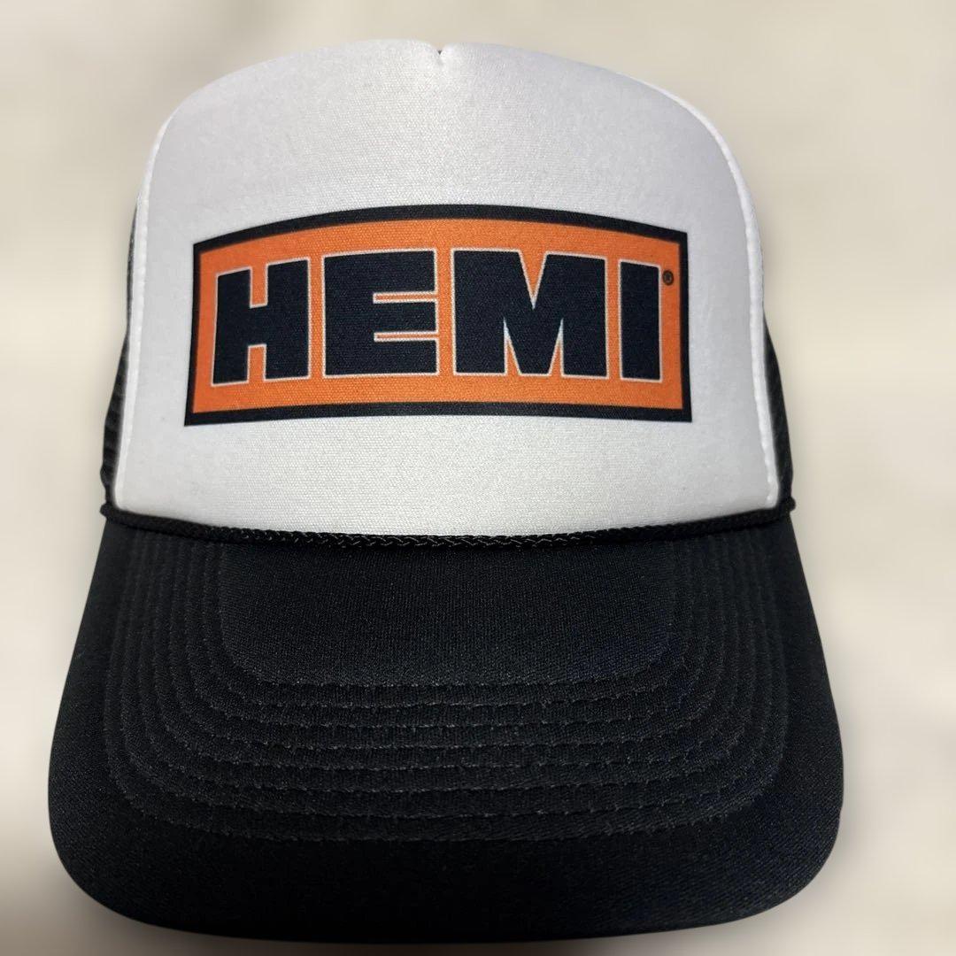 HEMI トラッカーキャップ　ホワイト/ブラック