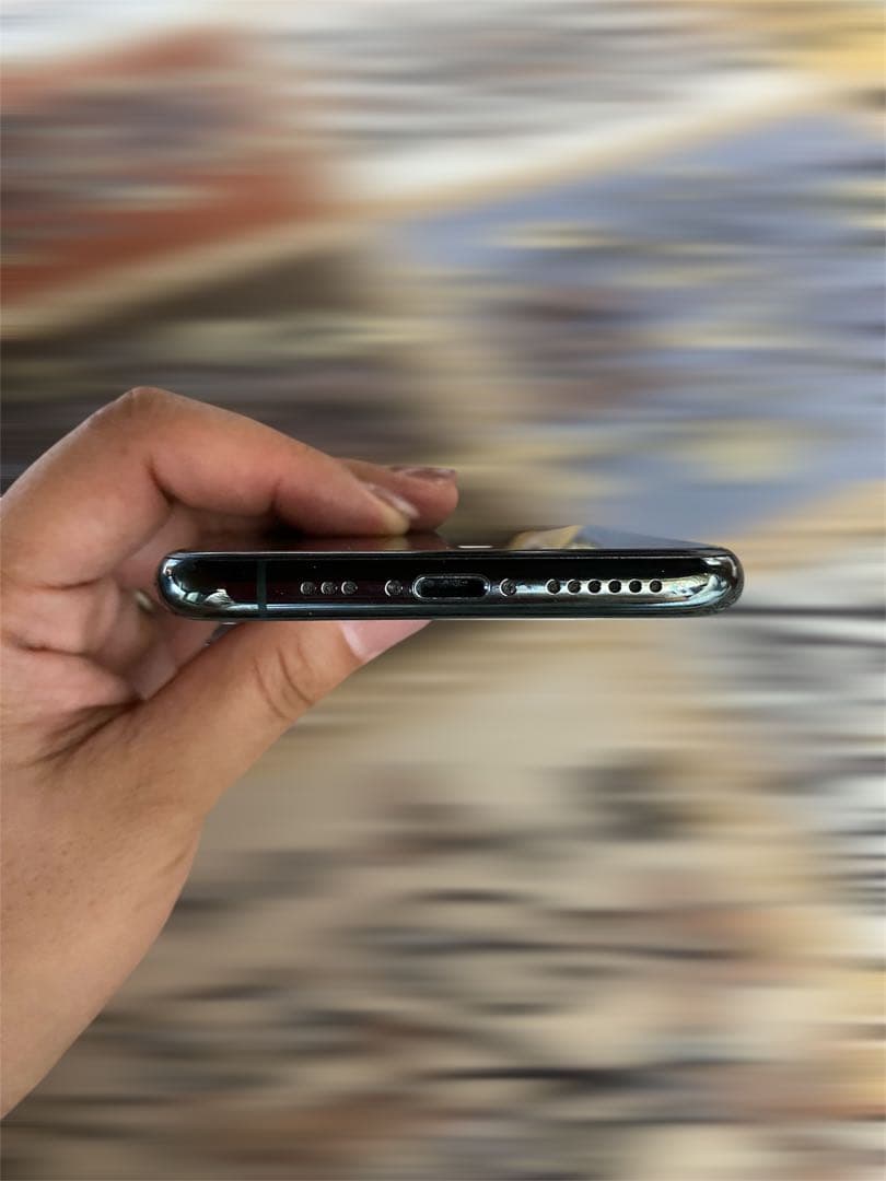 ミッドナイトグリーン