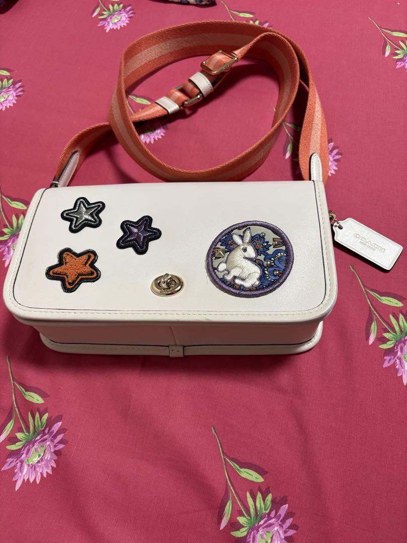 COACH ホワイト系 ボディバッグ - メルカリ