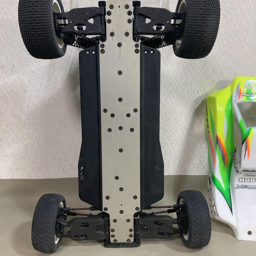 ラジコン　XRAY.XB4