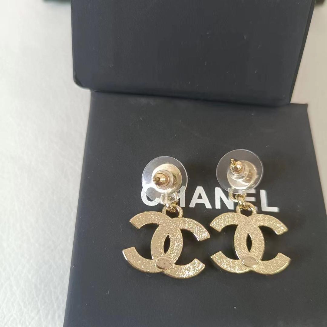 CC スタッドピアス
