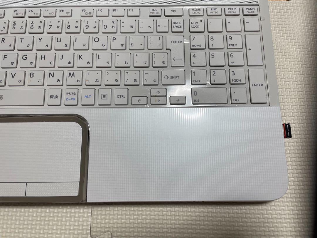 東芝 ホワイト dynabook T552/58HW - メルカリ