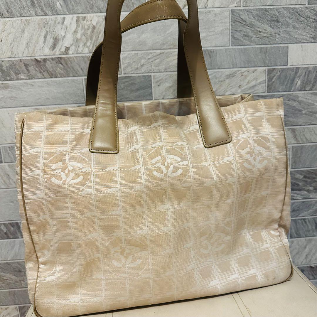 CHANEL(シャネル) トートバッグ　ニュートラベルライン