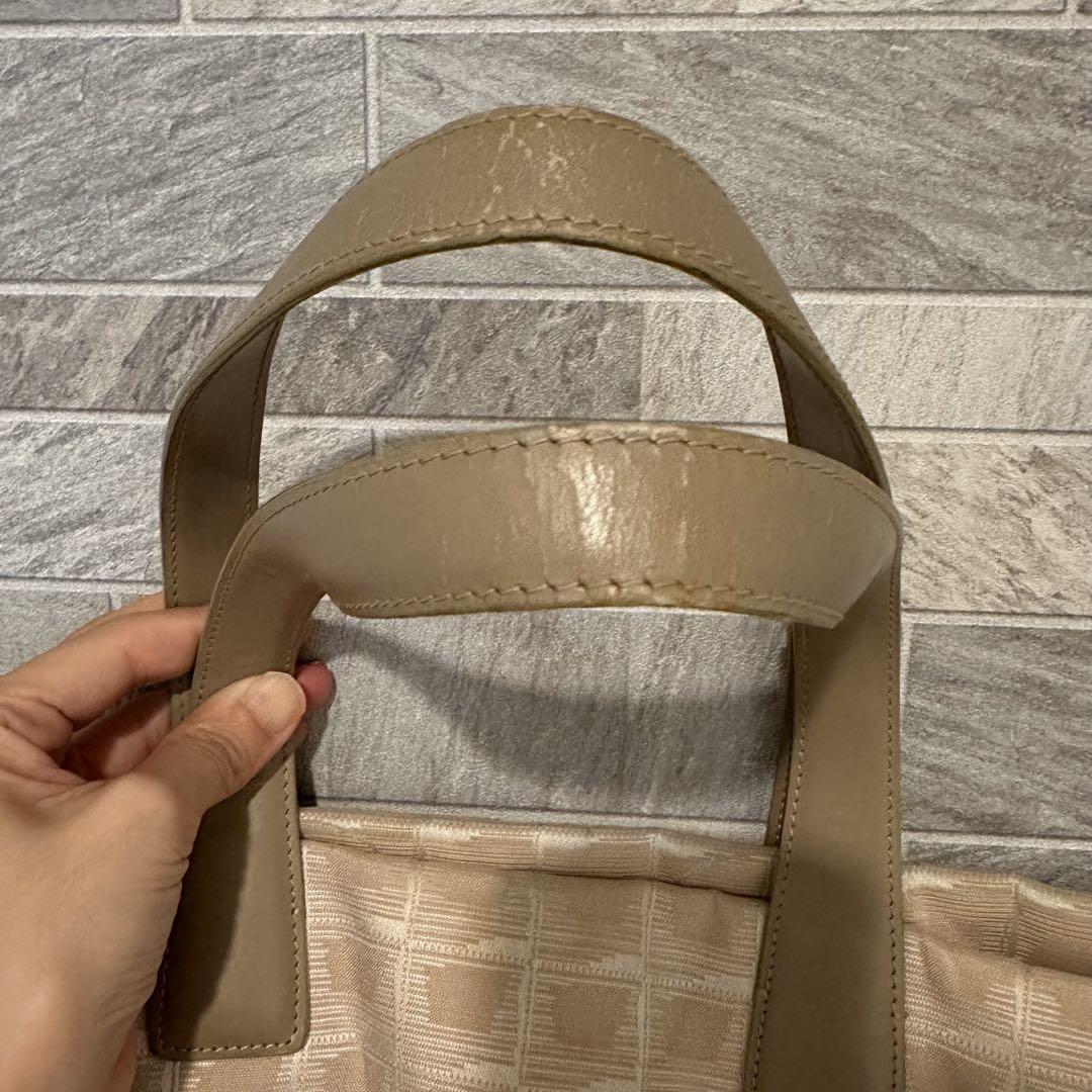 CHANEL(シャネル) トートバッグ　ニュートラベルライン
