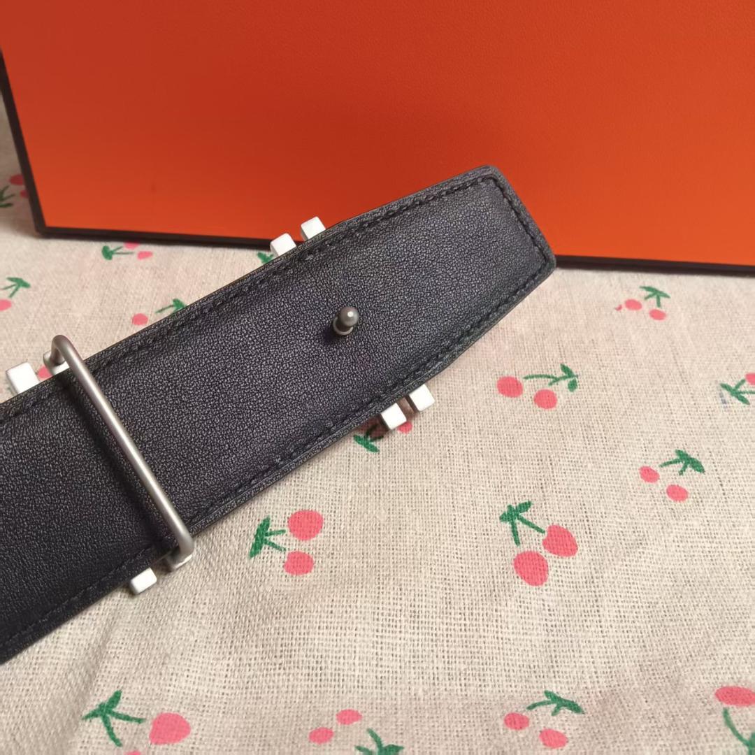 美品コンスタンスHベルト　メンズ