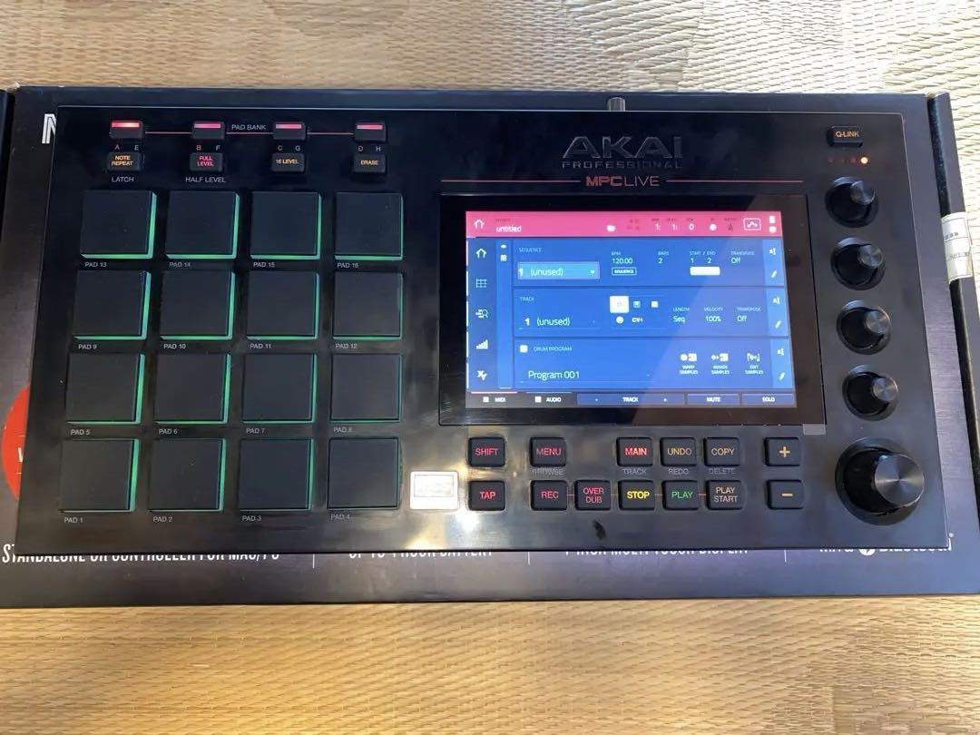 AKAI MPC Live 本体＋アクリルカバー付き（サンプラー・ビートメイク)