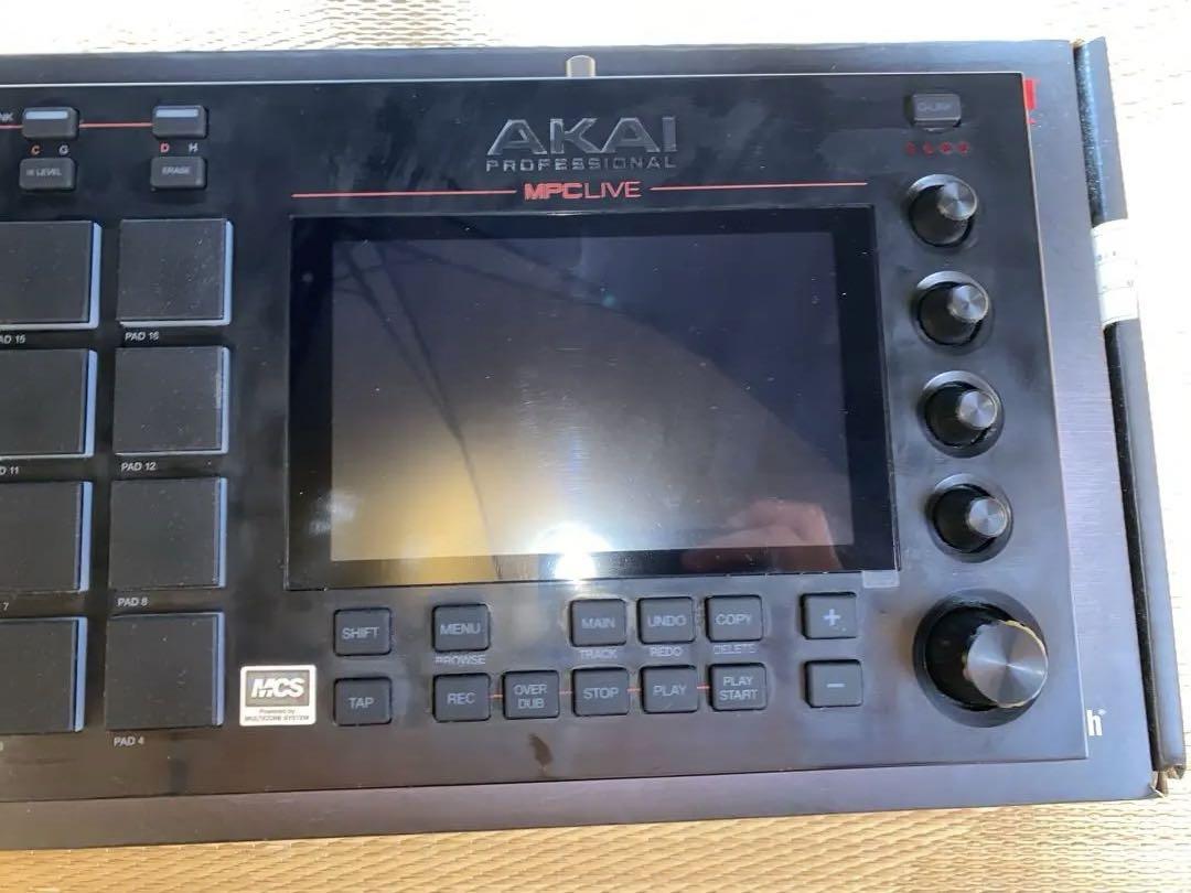AKAI MPC Live 本体＋アクリルカバー付き（サンプラー・ビートメイク)