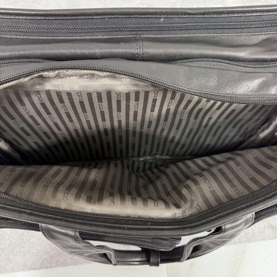 TUMI ビジネスバッグ レザー 2way エキスパンダブル 2室 ブラック 黒