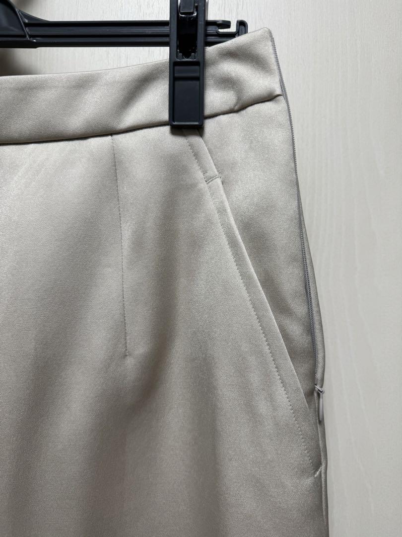 CINOH DOUBLE SATIN LONG SKIRT ベージュ サイズ38 スカート CINOH DOUBLE SATIN LONG SKIRT ベージュ サイズ38 スカート