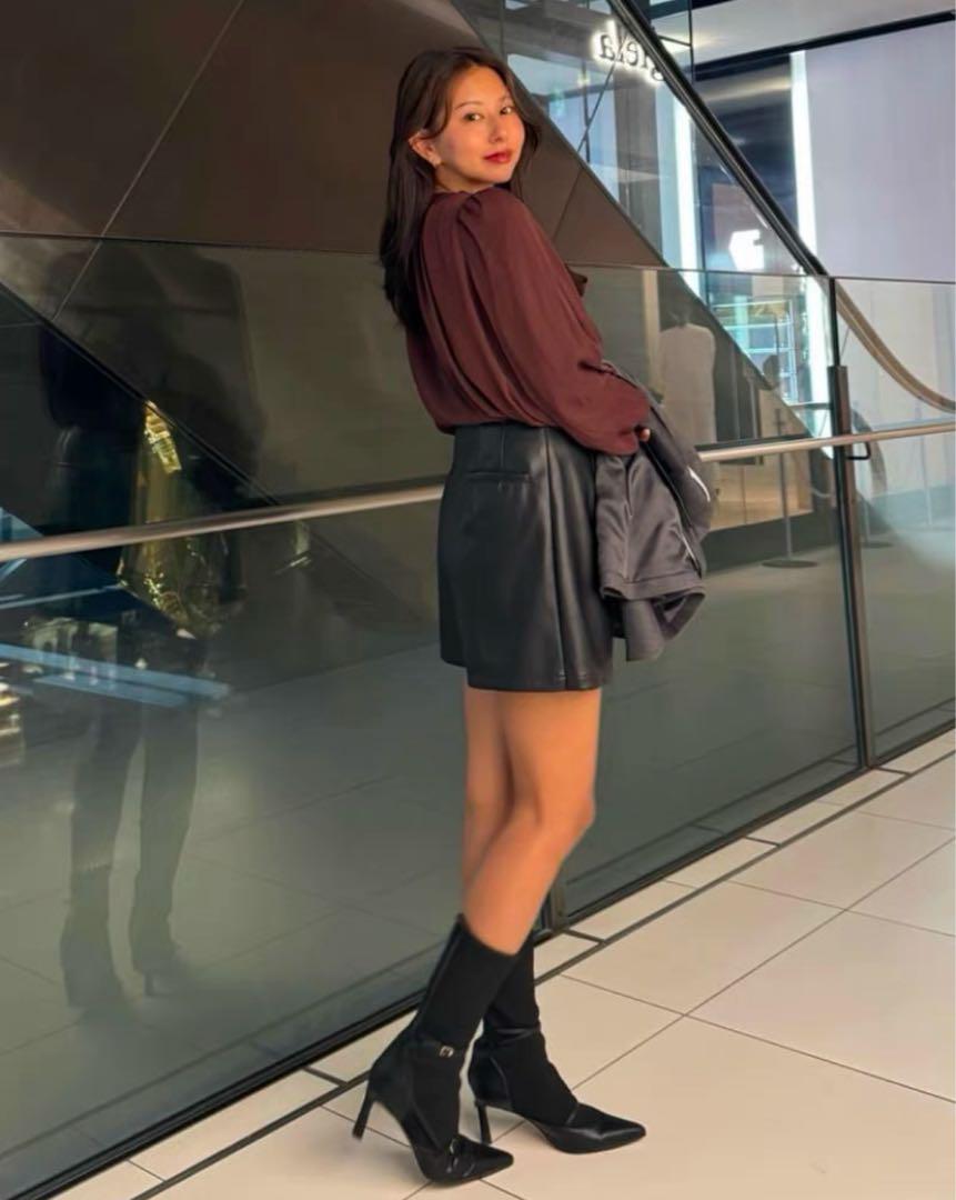 靴 Herlipto Belted Sock Boots