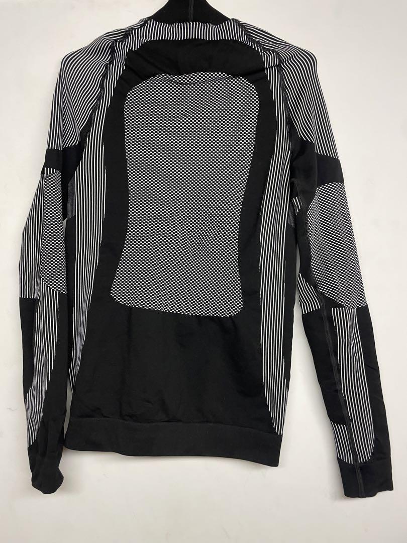 misbhv トップス　s/xsサイズ