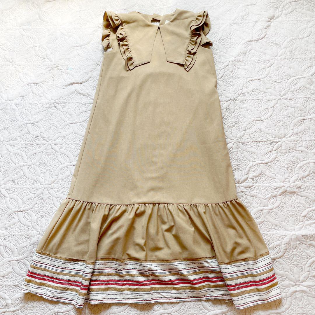 美品　ヴェロフォンナ　フリルカラーヘムボーダーワンピース　M マキシ丈　ベージュ 美品 ヴェロフォンナ フリルカラーヘムボーダーワンピース M