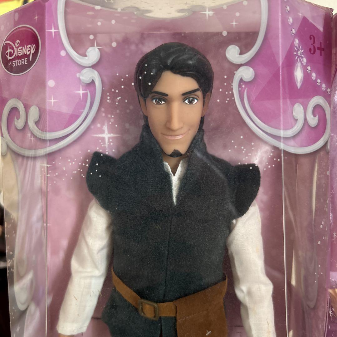ディズニー 塔の上のラプンツェルとフリンの人形