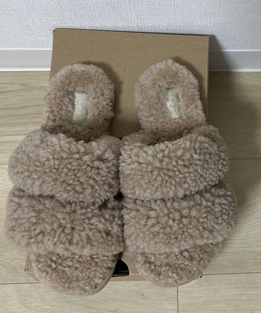 【新品】　UGG W MAXI CURLY SCUFFETTA