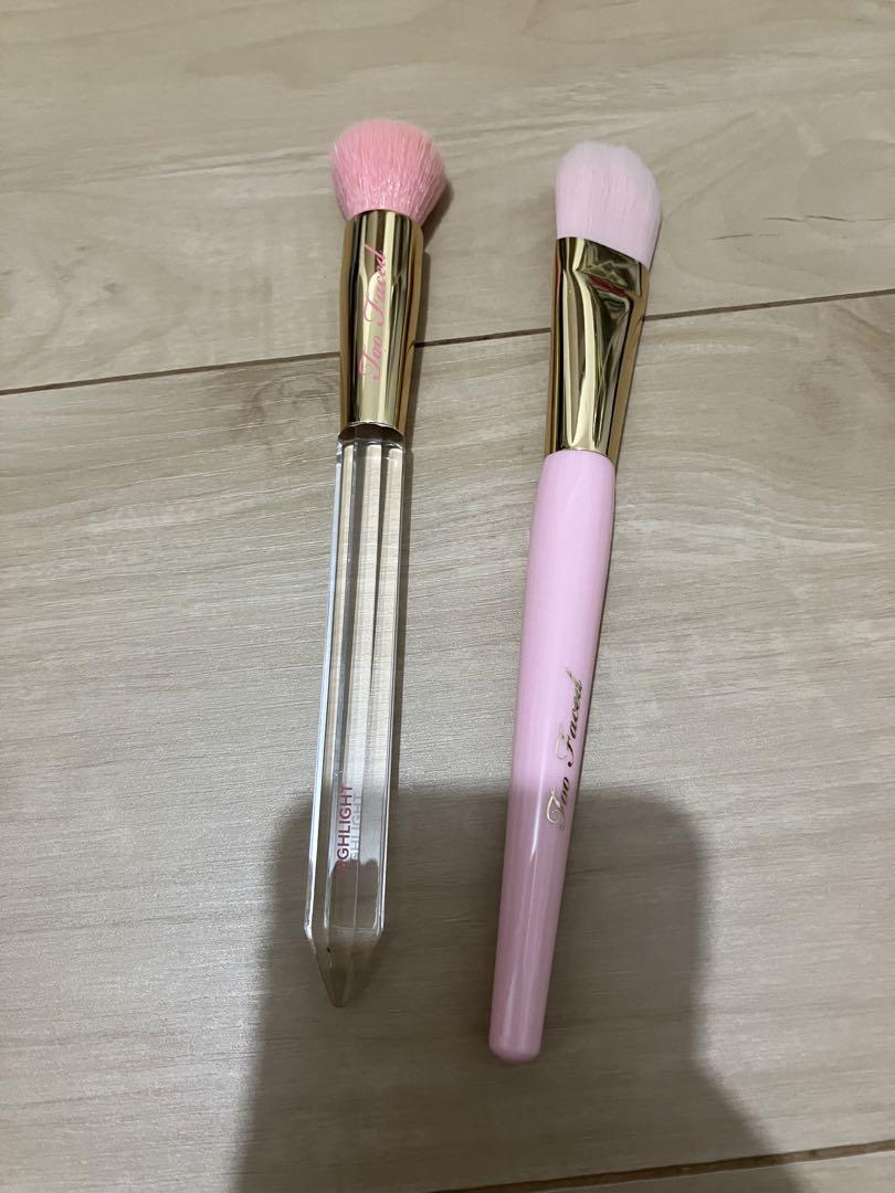 トゥーフェイスドハイライトブラシ&ファンデーションブラシ