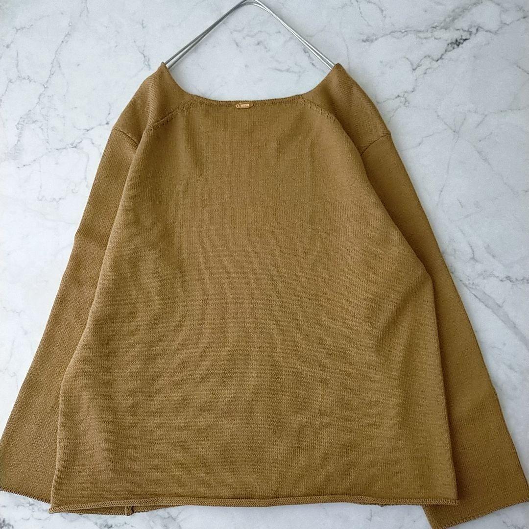 Vネックプルオーバー