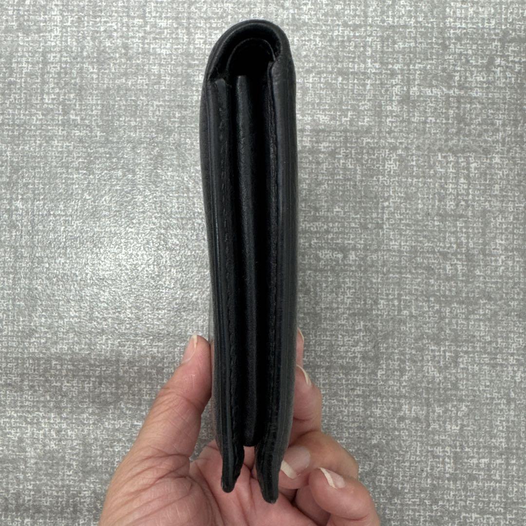 ロエベ メンズ 黒 レザー 二つ折り財布