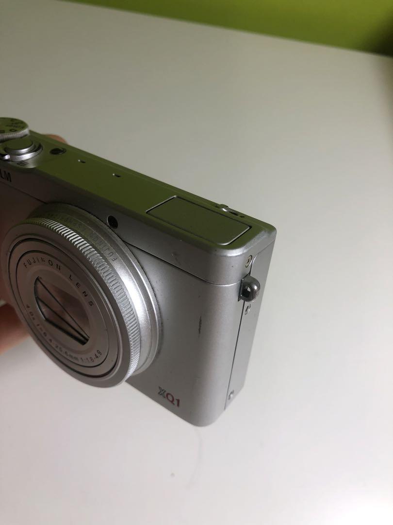 【FUJIFILM 】XQ1 シルバー