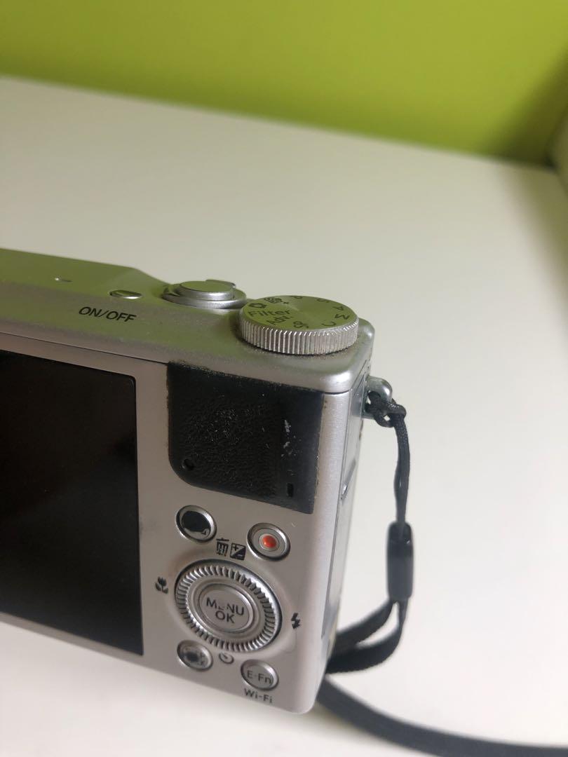 【FUJIFILM 】XQ1 シルバー
