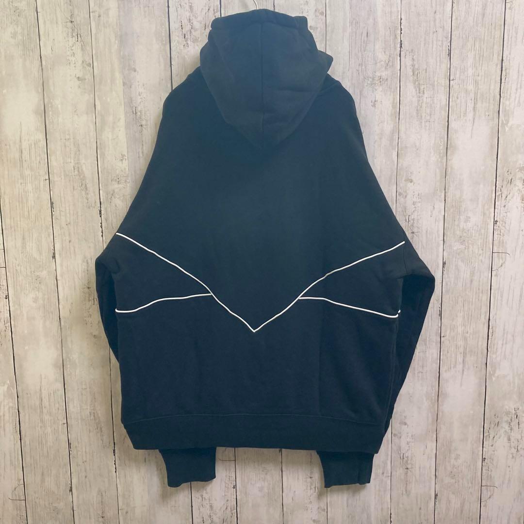 アディダス adidas パーカー フーディ 刺繍 ブラック オーバーサイズ_画像1