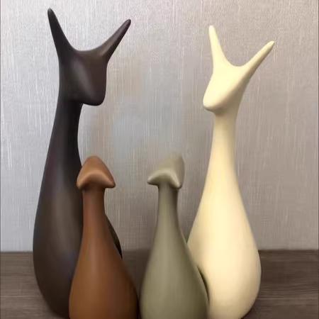 抽象的な動物の陶器置物セット
