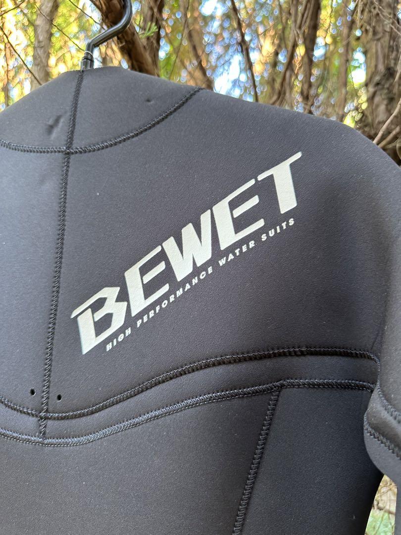 美品 BEWET ビーウェット 3mm ジャーフル MLサイズ