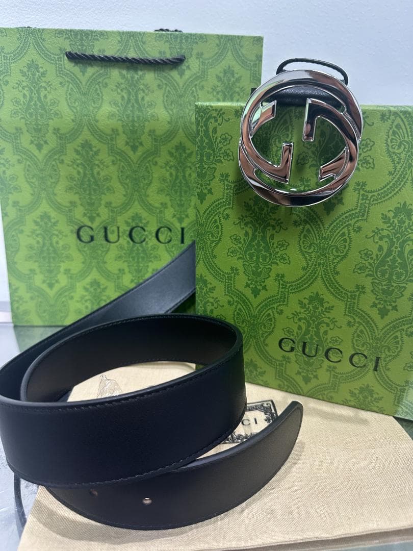 GUCCI ブラックレザーベルト GUCCI ブラックレザーベルト