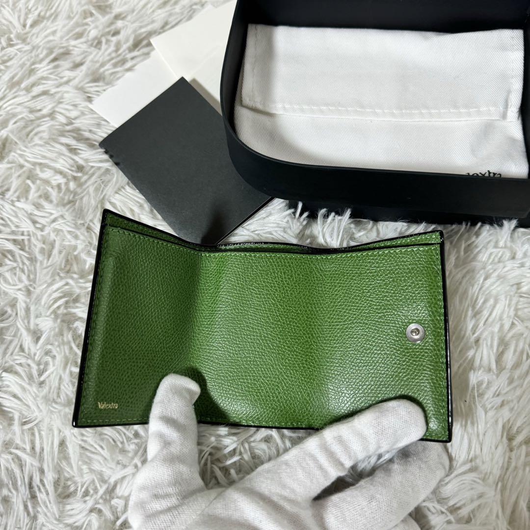 新品未使用✨ヴァレクストラVALEXTRA 財布 メンズ コンパクトパース　緑
