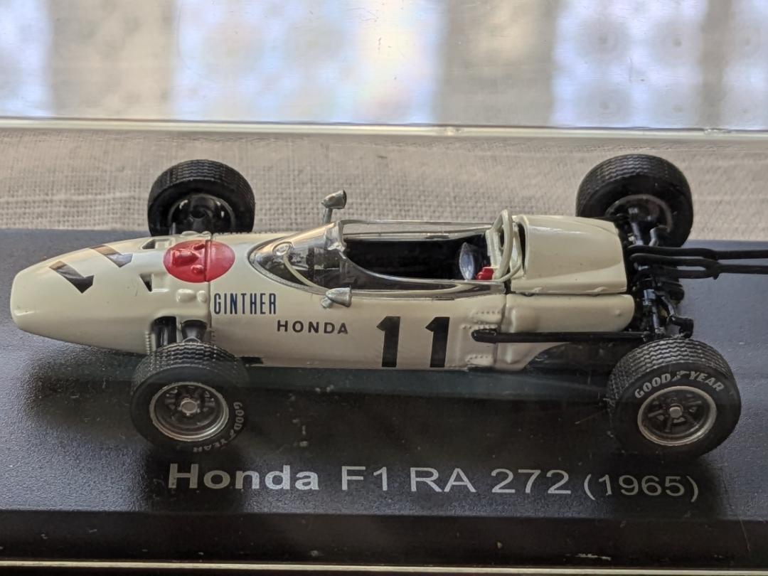 ①ミニカーセット 3台 ディスプレイケース付き　新品未開封