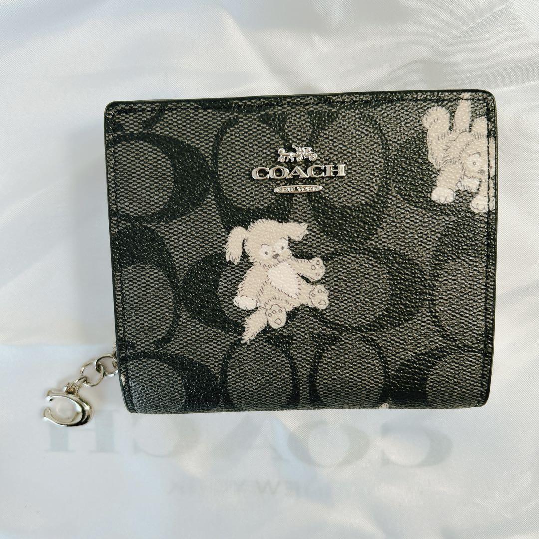 COACH 二つ折り財布 子犬　シグネチャー