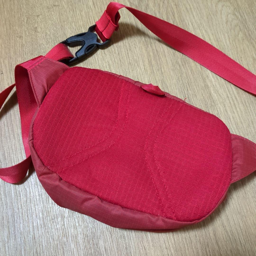 patagonia ボディバッグ 赤 - メルカリ