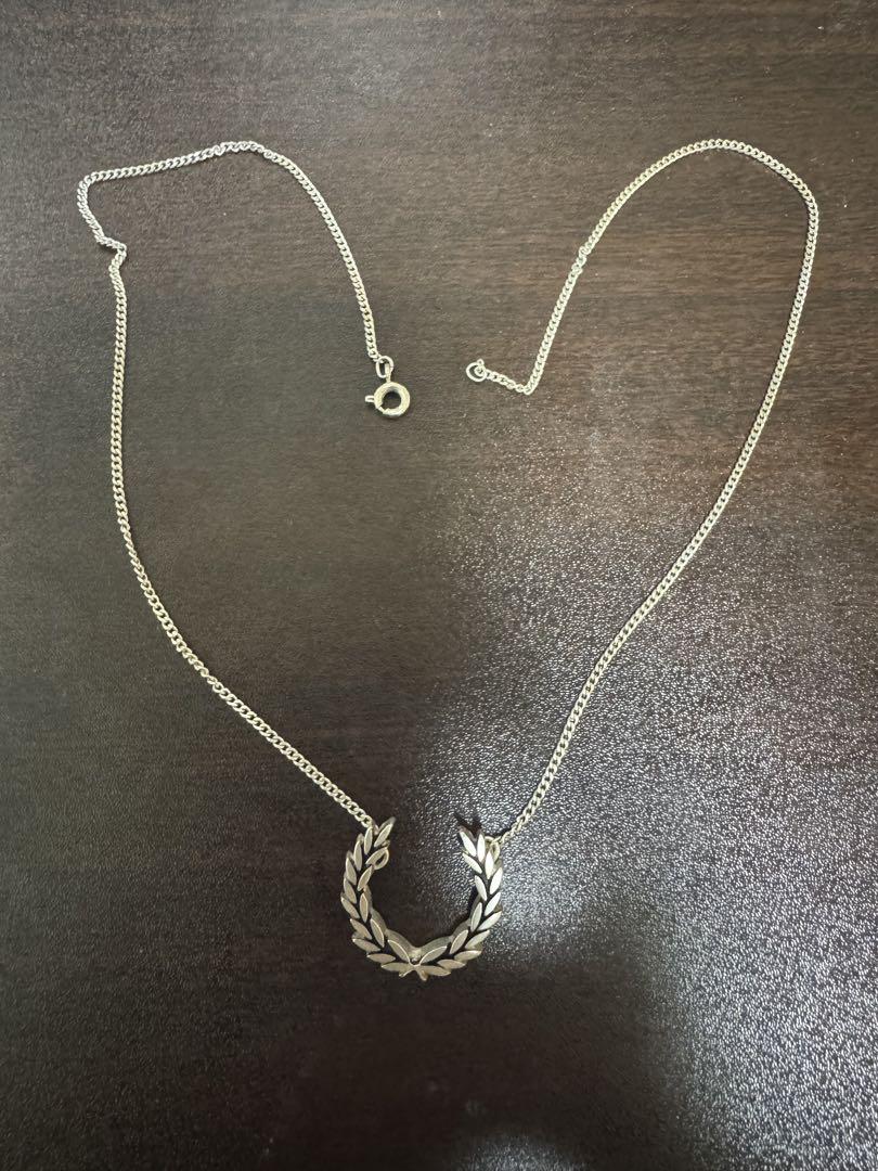 【関税込み】Fred Perry シルバー Laurel Wreath ネックレス Laurel Wreath Pendant Necklace(1SZ 480：GOLD): | FRED PERRY