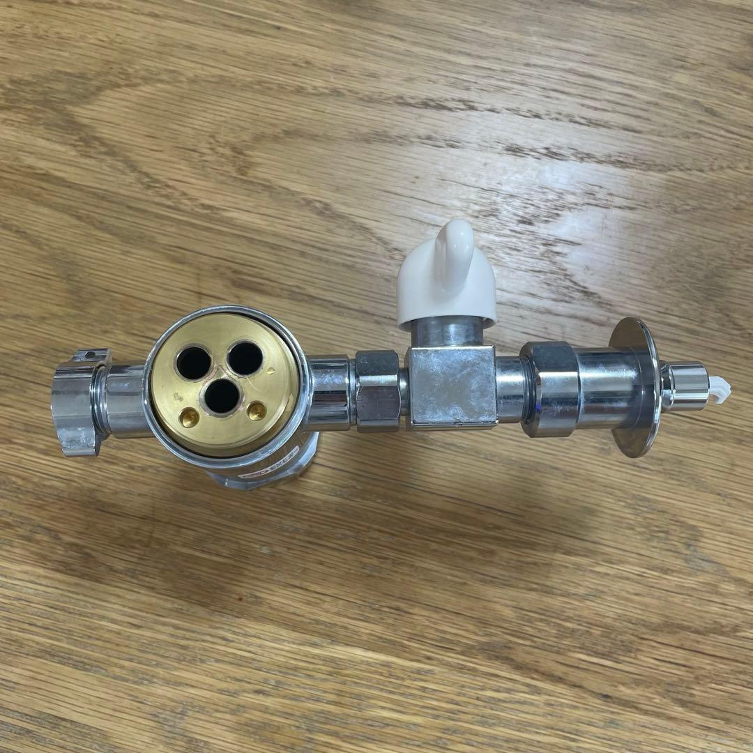 SANEI B98-AU6 シングル混合栓用分岐アダプター、カフップリング付 SANEI B98-AU6 シングル混合栓用分岐アダプター、カフップリング付