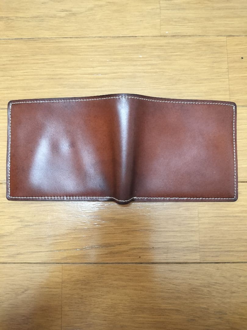 二つ折り財布やや傷や汚れあり
