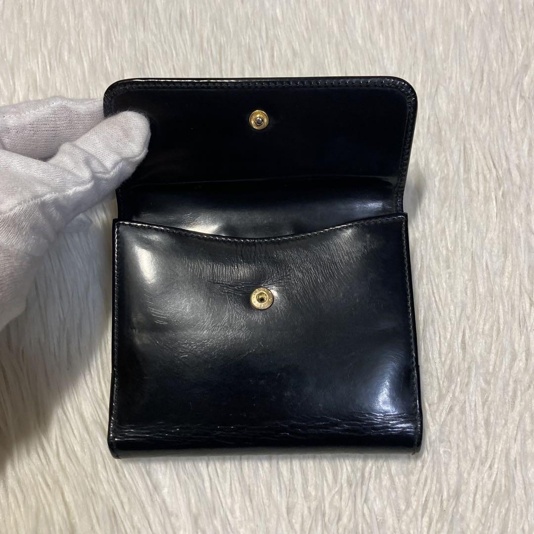 本日限定価格　美品　GUCCI グッチ　二つ折り　黒　エナメル　ゴールドロゴ