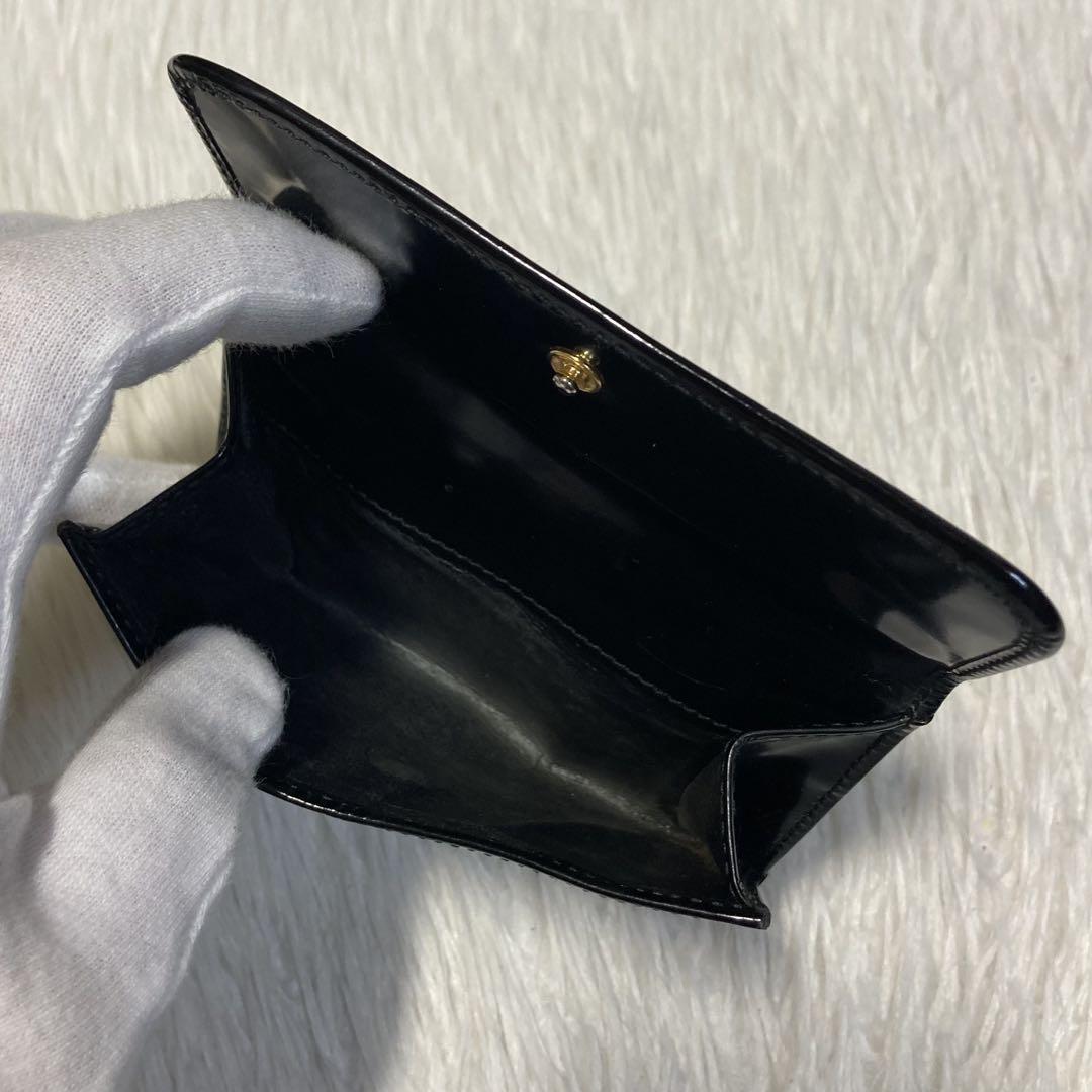 本日限定価格　美品　GUCCI グッチ　二つ折り　黒　エナメル　ゴールドロゴ