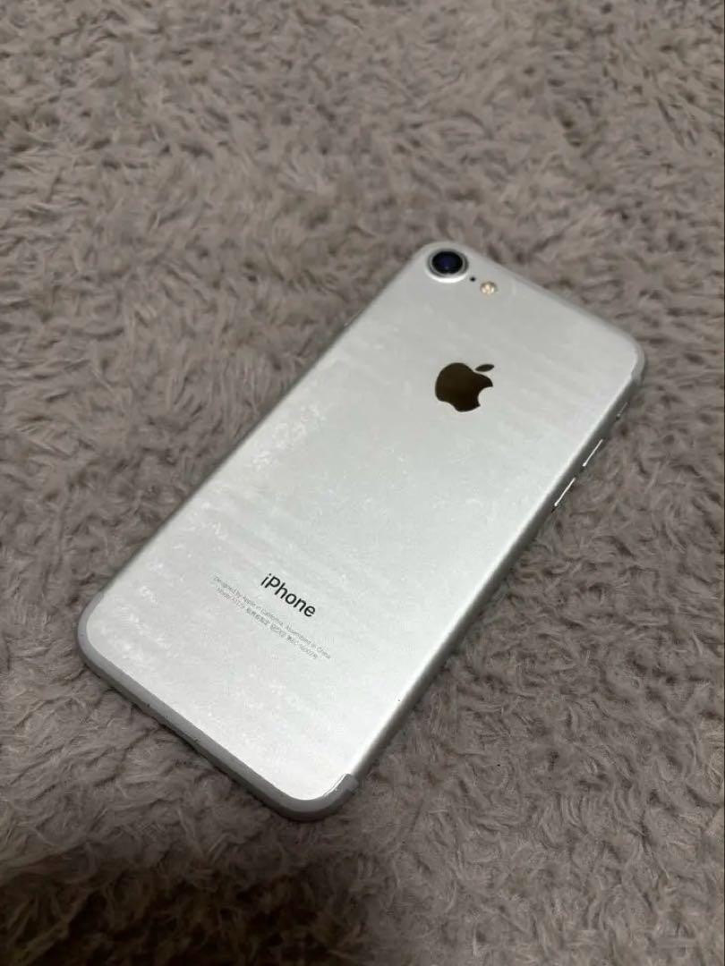 iPhone 7 シルバー 128GB