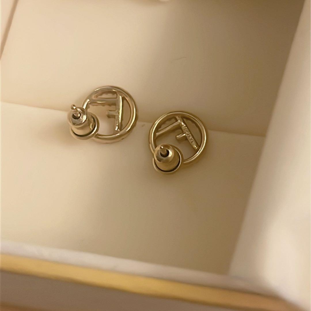 FENDI ピアス　ゴールド