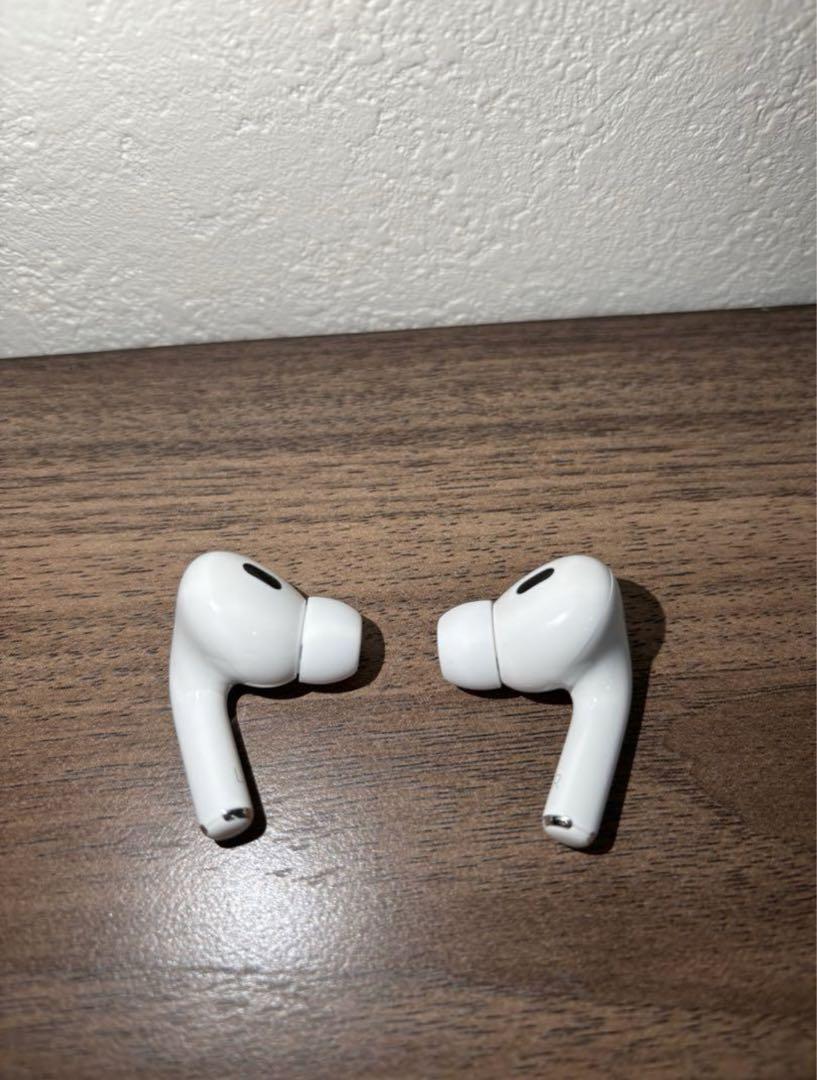 ✿ AirPods