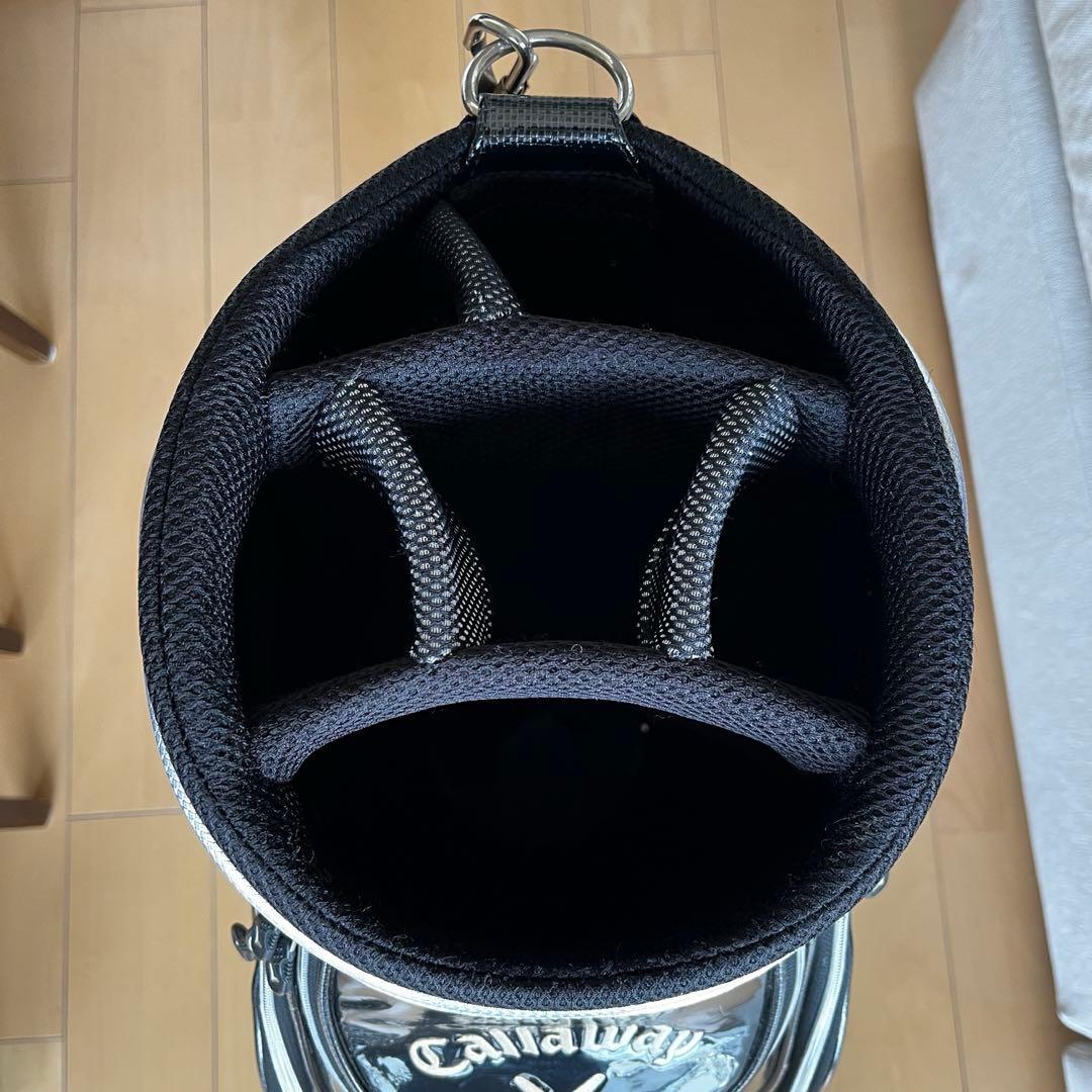 美品キャロウェイ ド迫力大きめキャディバッグ エナメル 9型 ブラック×シルバー 美品キャロウェイ ド迫力大きめキャディバッグ エナメル 9型 ブラック×シルバー