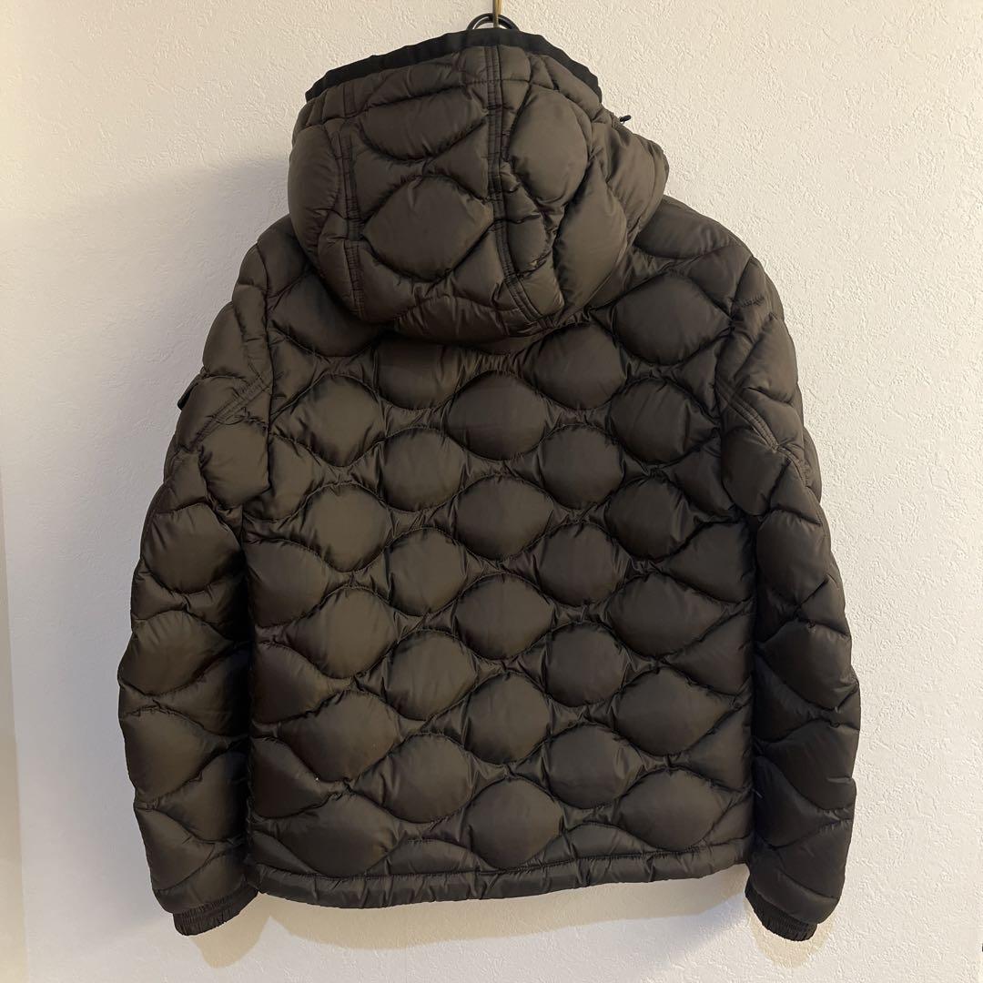 MONCLER オリーブグリーン ダウンジャケット