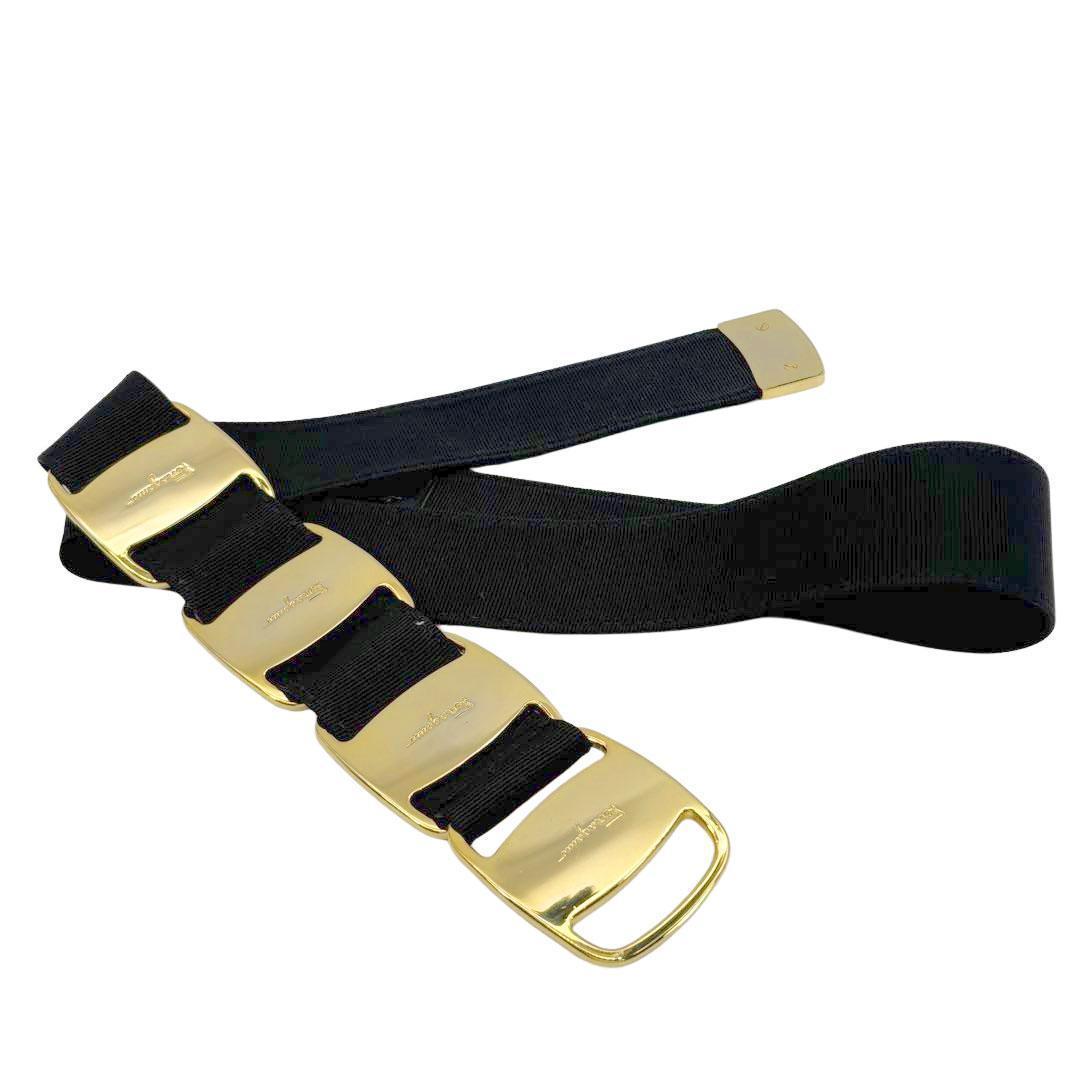 【美品】フェラガモ ナイロンベルト 4連 ヴァラ金具 ブラック/ゴールド2Q16 【美品】フェラガモ ナイロンベルト 4連 ヴァラ金具 ブラック/ゴールド2Q16