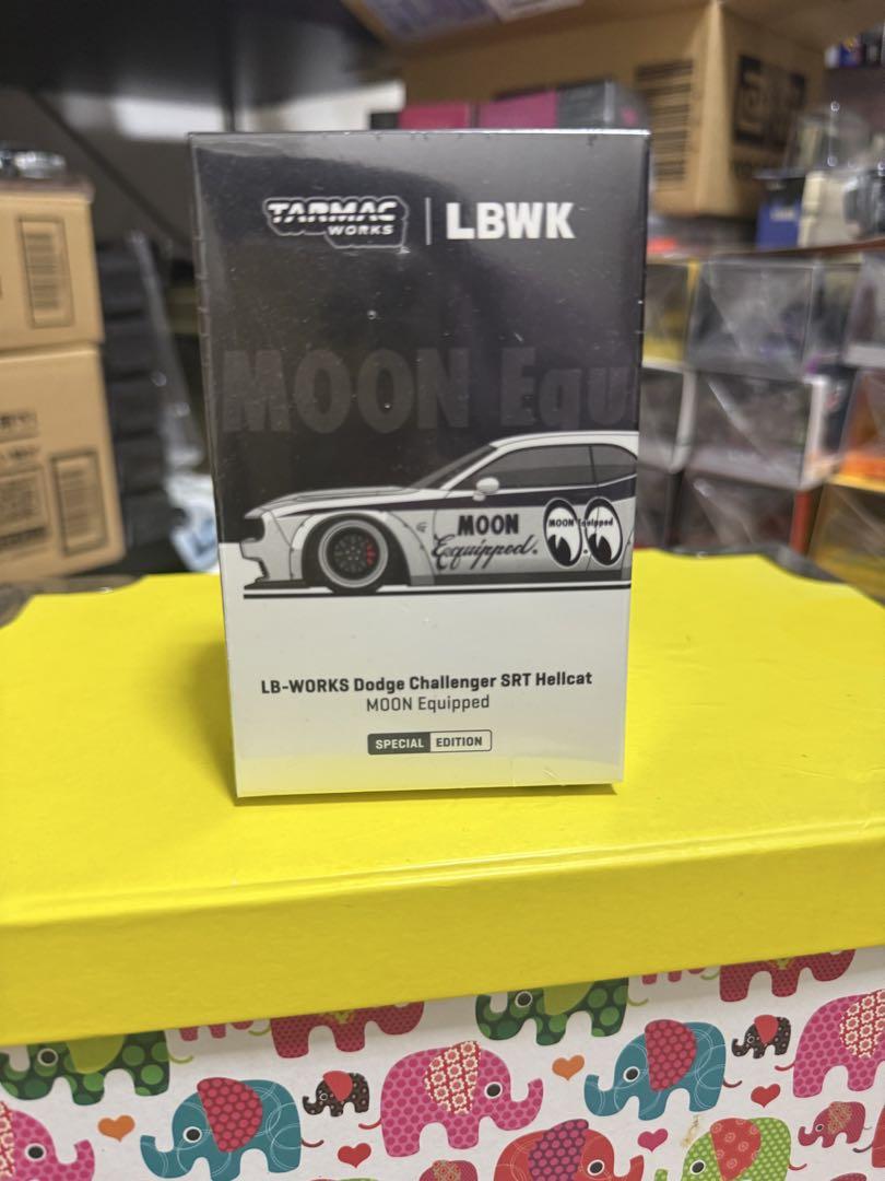 ターマックワークス 164 LBWK ダッジ チャレンジャー ムーンアイズ