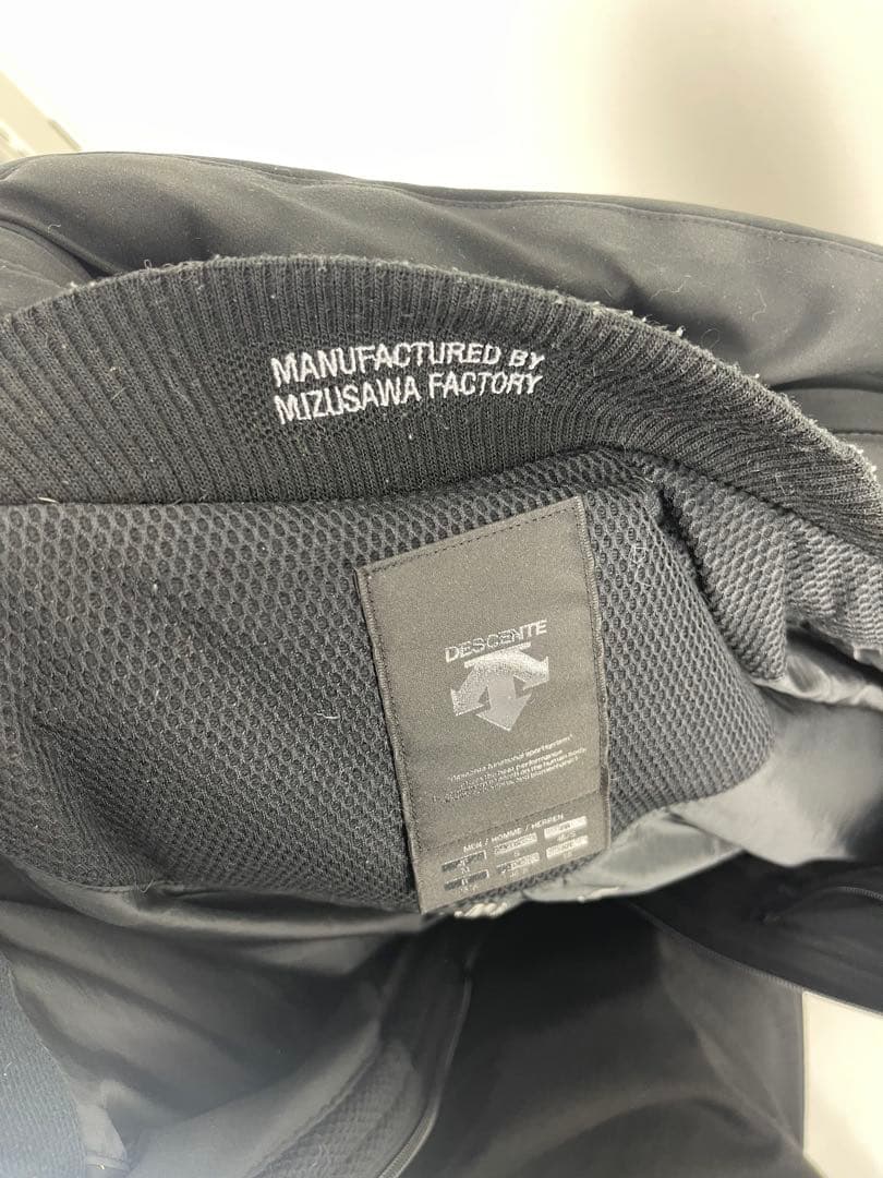 #デサント デサント オルテライン マウンテニア 水沢ダウン ブラック