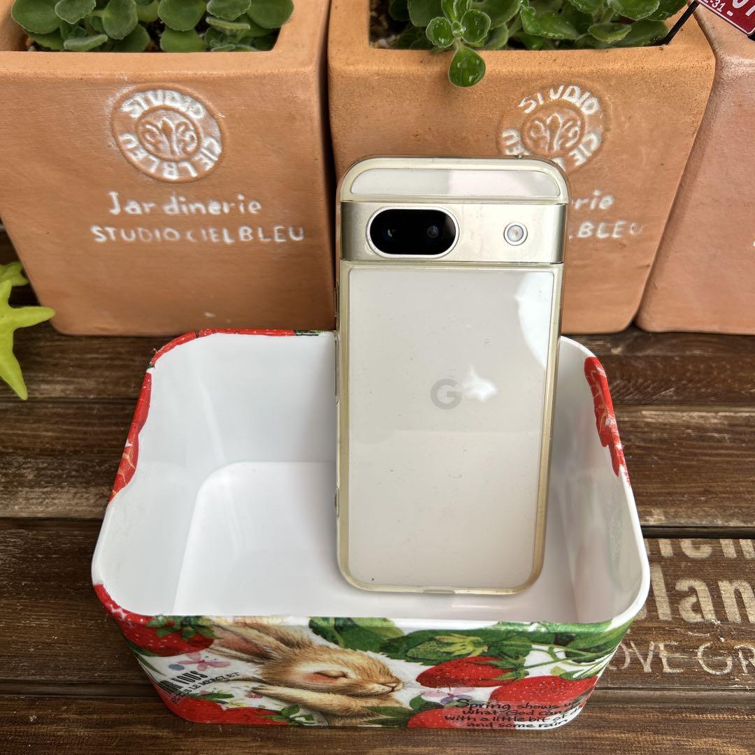 ご購入さ済リメイク　プラスチックケース フレッシュストロベリーでお昼寝うさぎさん