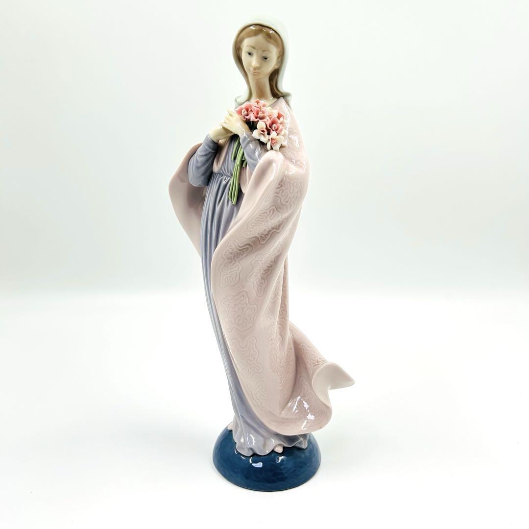 リアドロ LLADRO 花を持つマリア