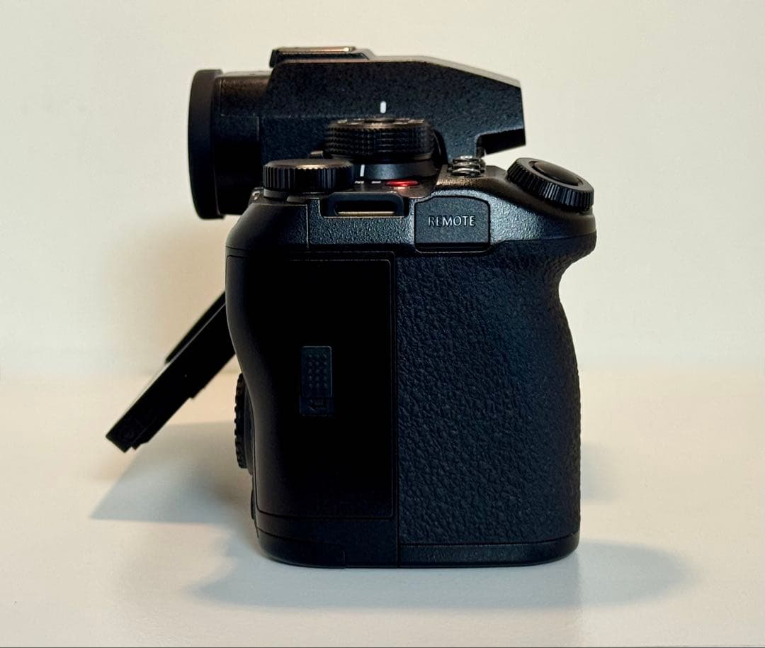 新型モデル LUMIX S1II カメラ(5年間保証付き) ほぼ新品! 新型モデル LUMIX S1II カメラ(5年間保証付き) ほぼ新品!