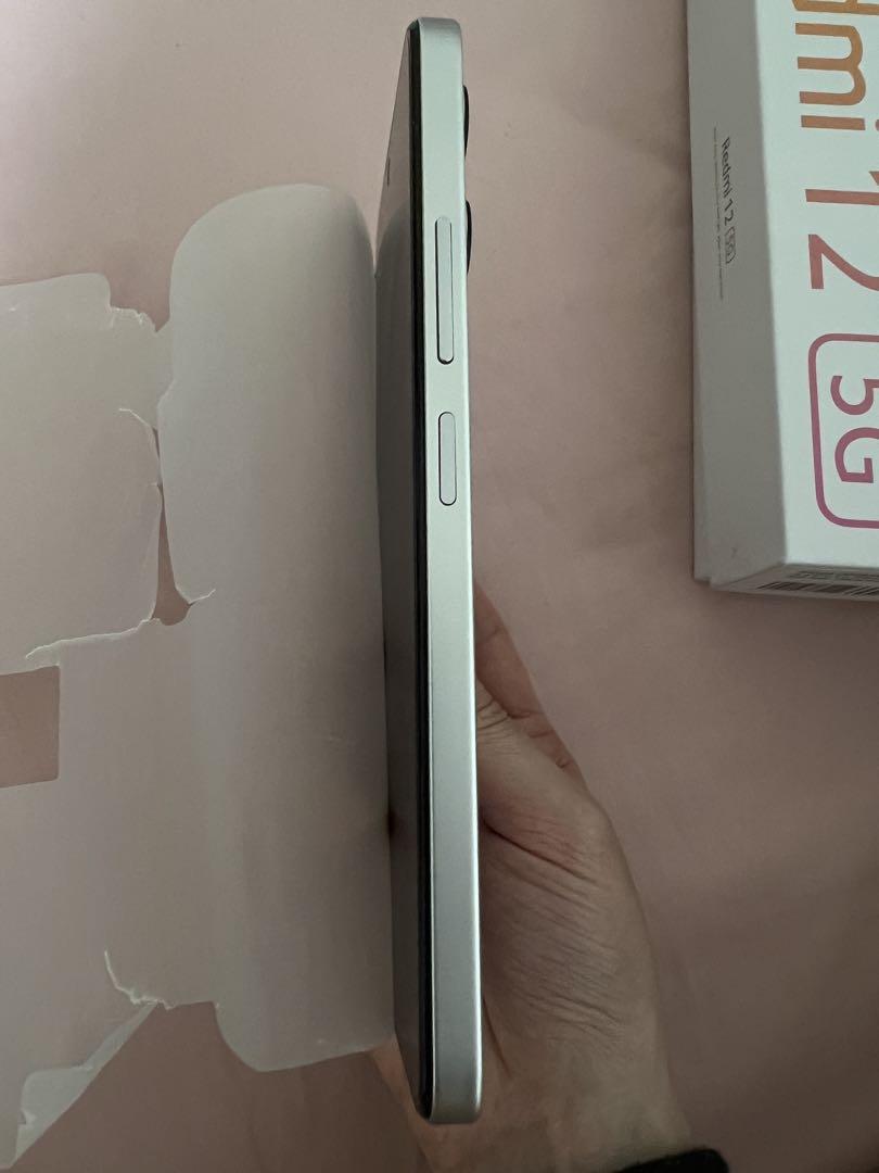 Xiaomi Redmi 12 5G ポーラシルバー 4GB RAM 128GB