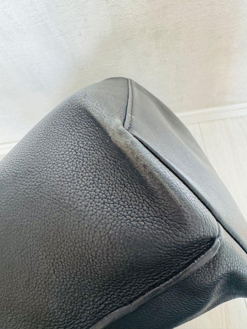 Louis Vuitton ブラック トートバッグ　ロックミー　レザー